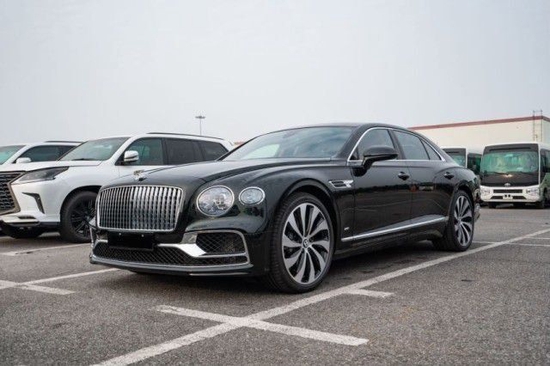 23款宾利飞驰4.0T现车五月钜惠全国分期