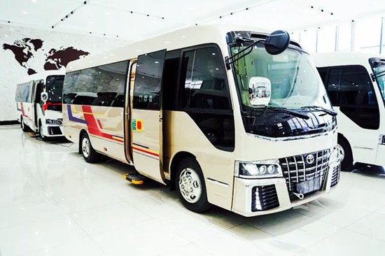 2023款丰田考斯特12座高配价格