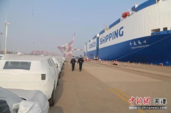天津港滚装新航线开通 “边检速度”助力国产汽车“走出国门”
