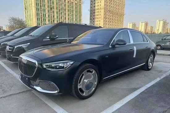 奔驰迈巴赫S680现车340万 年底回馈