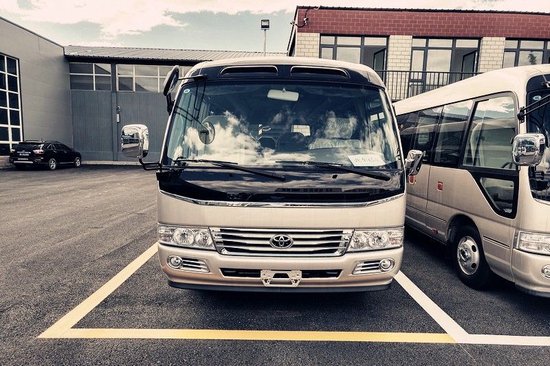 豪华版考斯特12座商务车价格 考斯特厂家