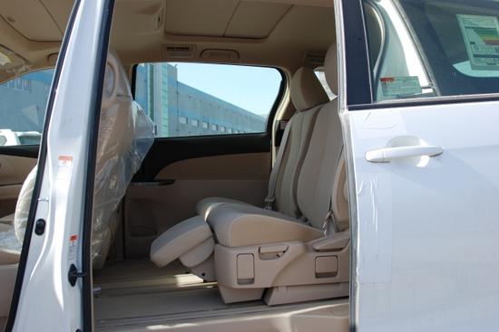 18款丰田普瑞维亚大霸王2.4L商务MPV现车