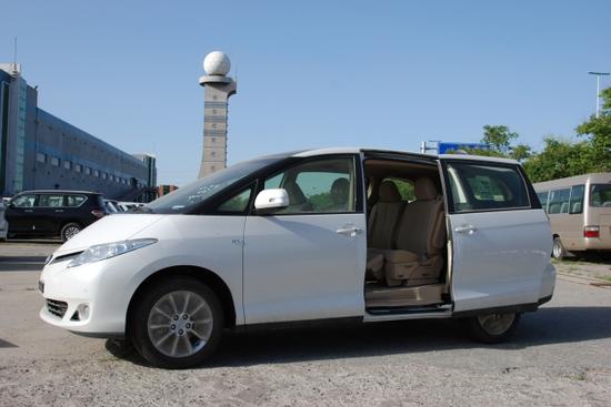 18款丰田普瑞维亚大霸王2.4L商务MPV现车