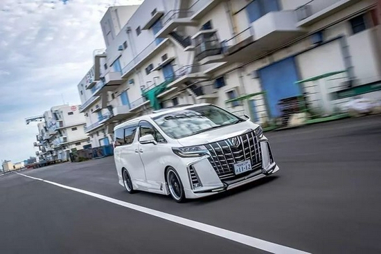 丰田埃尔法改装蒙娜丽莎天鹅版价格