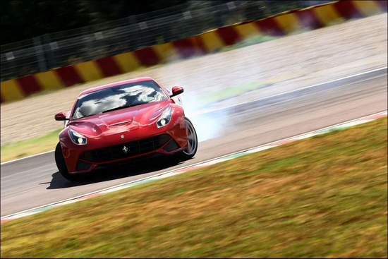 MANSORY迈莎锐锻造法拉利红碳加持