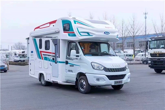 最新款国六依维柯尊领ST双拓展C型房车