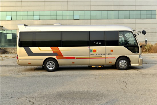 丰田考斯特13座报价超VIP版现车足