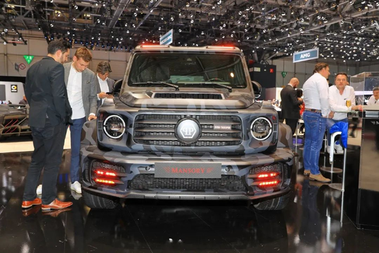 迈莎锐出台紫黑渐变色库里南惊艳众生