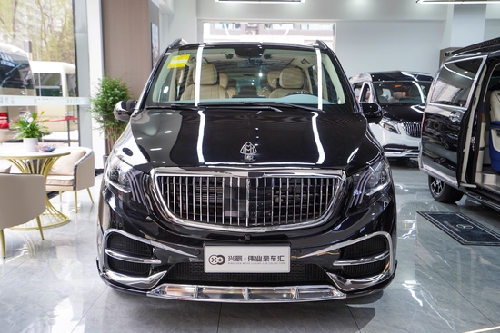 2022款奔驰威霆七座商务车 颜值担当