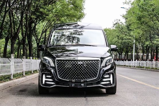 2022款奔驰V260L银河黑金四座价格