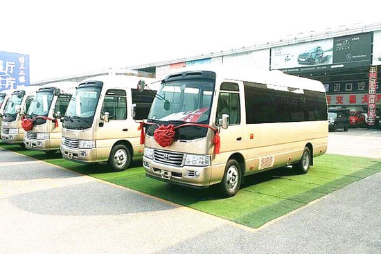丰田考斯特10座报价新款改装中巴车