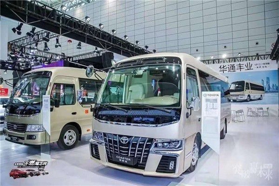 丰田考斯特7座房车价格高大车身端庄设计