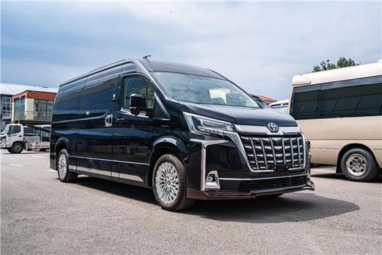 丰田海狮7座新报价豪华商务48万现车