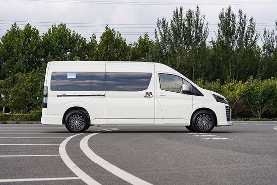 2023款丰田海狮港口现车价格内饰改装