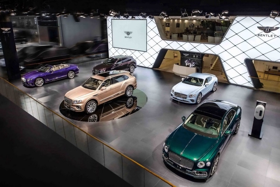 2023款宾利添越巅峰全球首发旗舰中心