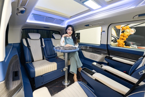 奔驰V260L商务车七座定制高顶现车报价