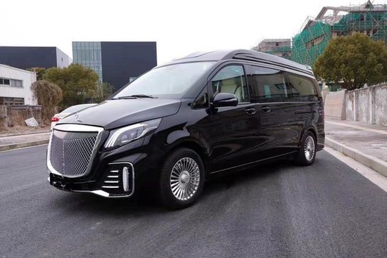 进口23款奔驰V250商务车排量大内饰改装