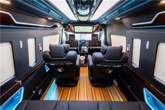 进口丰田海狮奢华内饰现车可按揭购车