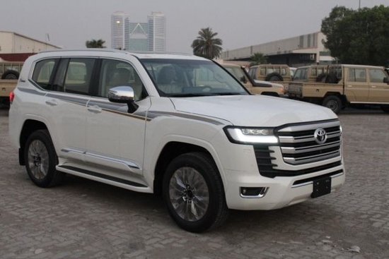 23款丰田酷路泽4000西安现车促销降12万