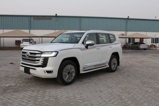 天津港新款酷路泽LC300现车 78万起售