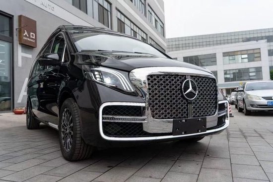 奔驰V250按照劳斯莱斯升级改装理念车型