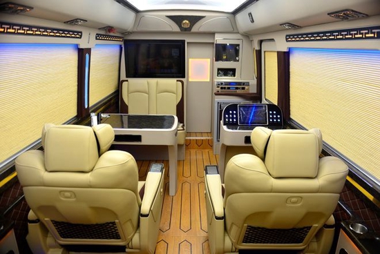 新款丰田考斯特10座价格 4.0排量现车