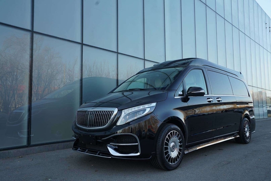 奔驰V260七座隔断商务车价格手工刺绣