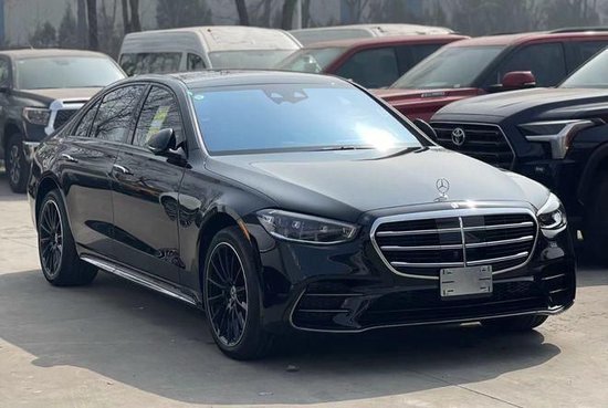 23款奔驰S500黑棕裸车价格116万起