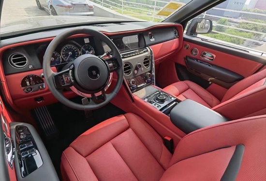 劳斯莱斯库里南报价650万含税现车钜惠