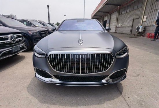 23款奔驰S580 4.0V8现车优惠直降30万