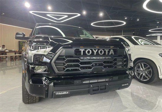 23款丰田红杉顶配越野版红内现车价格表