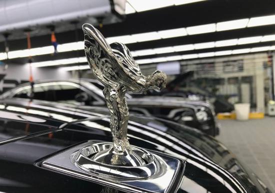 2019款劳斯莱斯古思特黑色现车特惠价