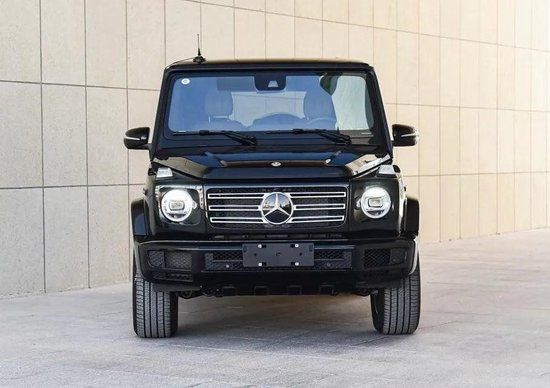 港口2023款奔驰G350D进口现车162万起售