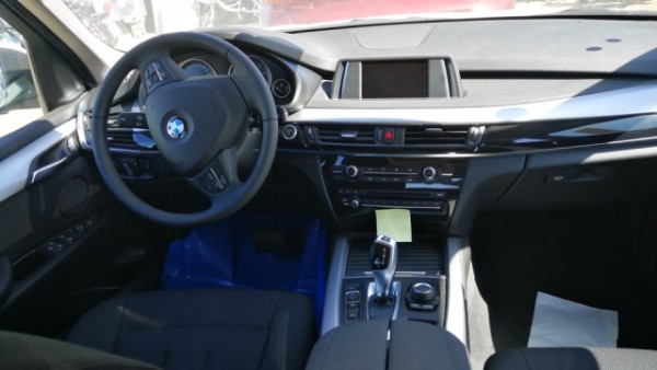 18款宝马X5笔直的腰线充满力量