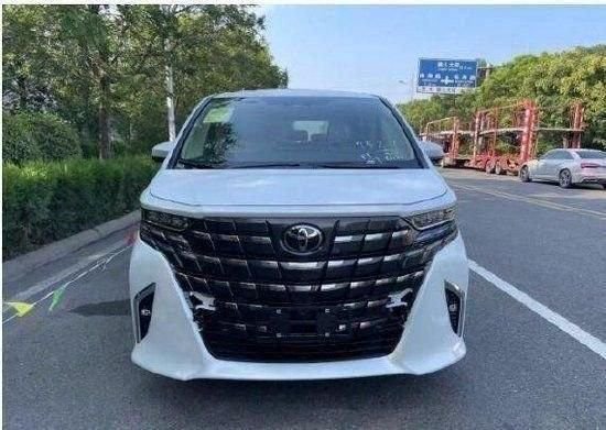 24款丰田埃尔法2.5L天津港现车促销