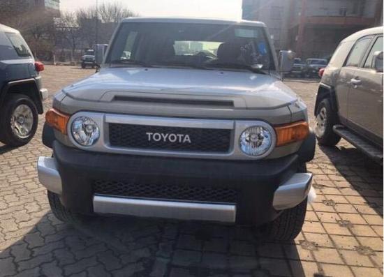 进口越野2020款丰田FJ酷路泽实拍及解读