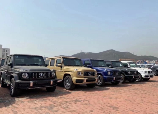 2021款奔驰G63AMG现车直降25万可分期