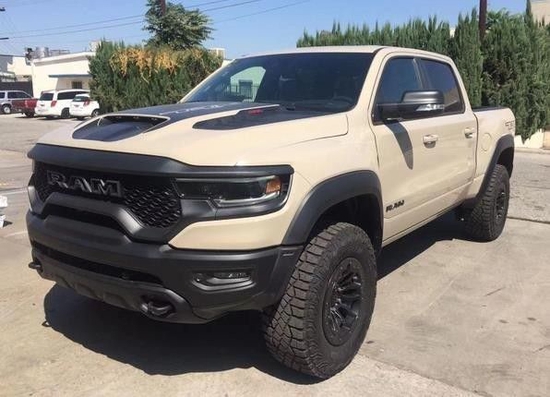 2022款道奇霸王龙沙漠黄喷砂限量版现车