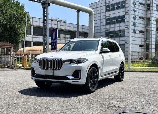 23款宝马X7裸利大促销 回馈价80多万起