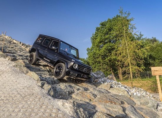 和全新2024款奔驰G500越野一起享受静谧