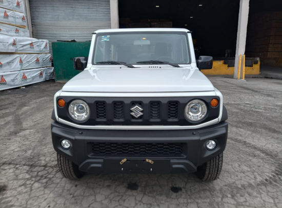 23款墨版吉姆尼1.5自动小钢炮 越野利器