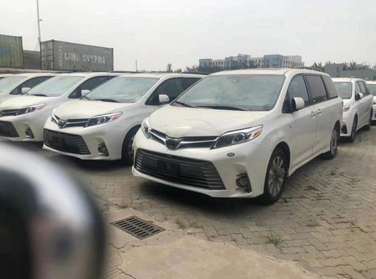 20款丰田塞纳四驱XLE 商务实用性能体验