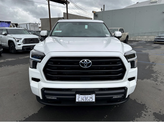 全新23款丰田红杉现车 兼备动力及颜值