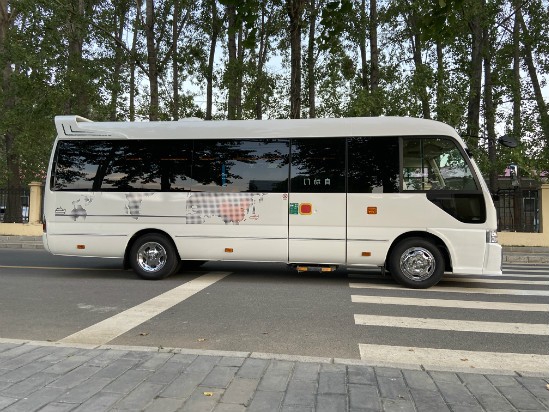 丰田考斯特12座全系报价豪华的布艺窗帘