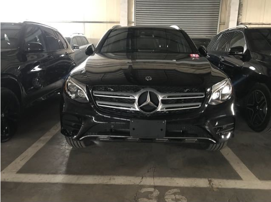 18款奔驰glc300现车手续齐 公司大酬宾