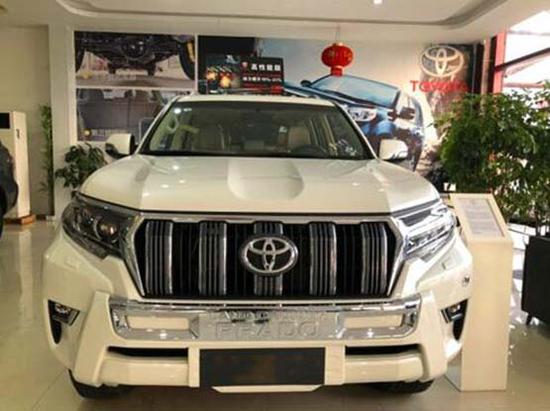 2018丰田霸道2700现车到店 充裕车厢空间