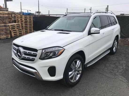 掀翻低价18奔驰GLS450极致优惠豪迈今夏