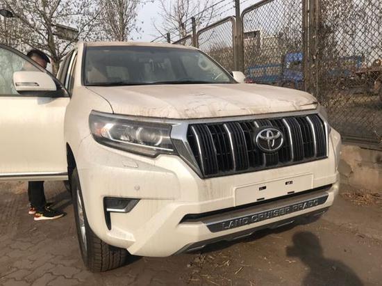 丰田专卖店年底中东版霸道4000特价促销