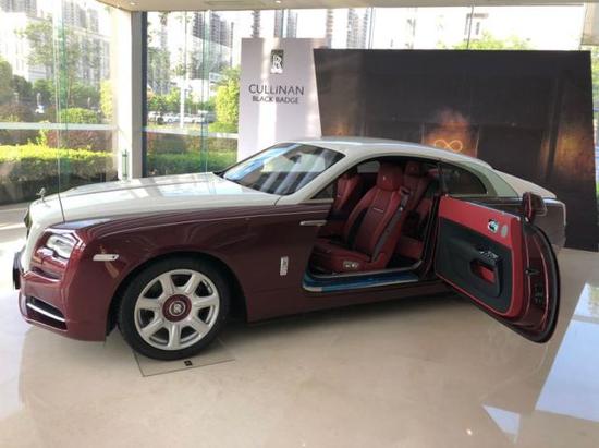 全新劳斯莱斯魅影6.6T标准版举世闻名