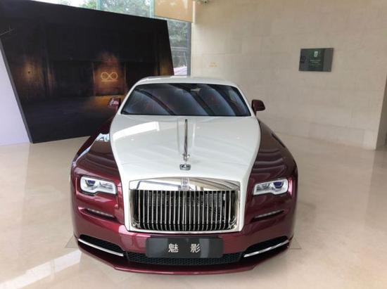 全新劳斯莱斯魅影6.6T标准版举世闻名